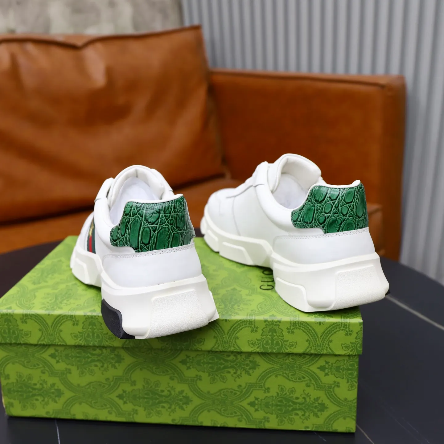 Ex-factory price: 540💰💰🙅‍♂️🙅‍♂️🙅‍♂️ Brand: GUCCI Standard code: 38-44 (45 customized) Grade: Same as the official website Material: Cowhide stitching Comfortable and breathable sheepskin lining Lightweight and wear-resistant sports outsole Style category: Men's fashionable casual shoes Running sports shoes Distinguished luxury brand elements Top luxury color: actual picture color
